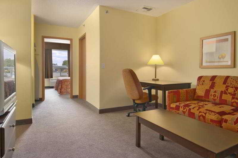 Hotel Super 8 By Wyndham Barrie South Exteriér fotografie