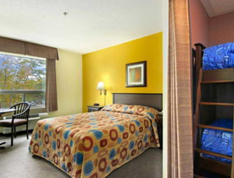 Hotel Super 8 By Wyndham Barrie South Exteriér fotografie